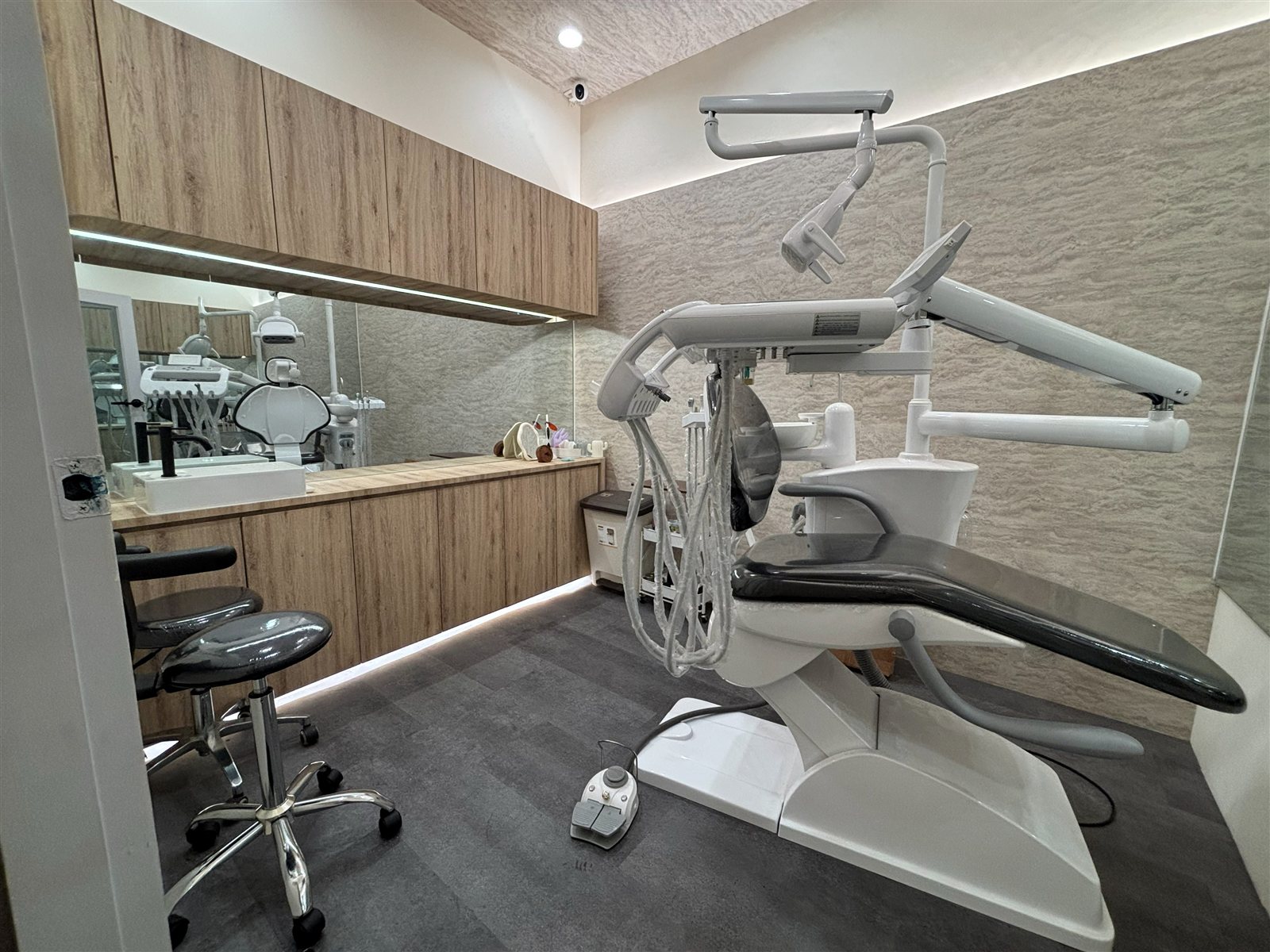 Ruang Tindakan Black Dental Care